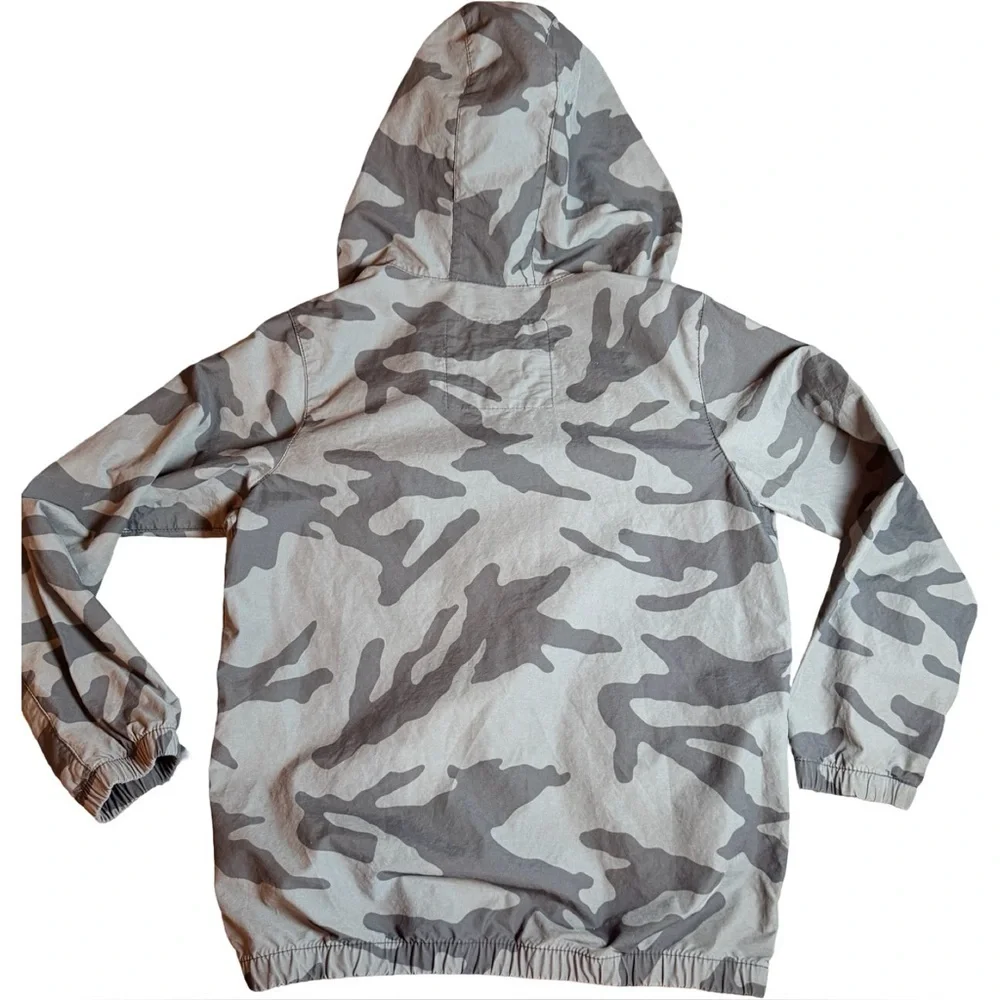 GAP Boys Camo Full-Zip Jacket – Size M (8R)